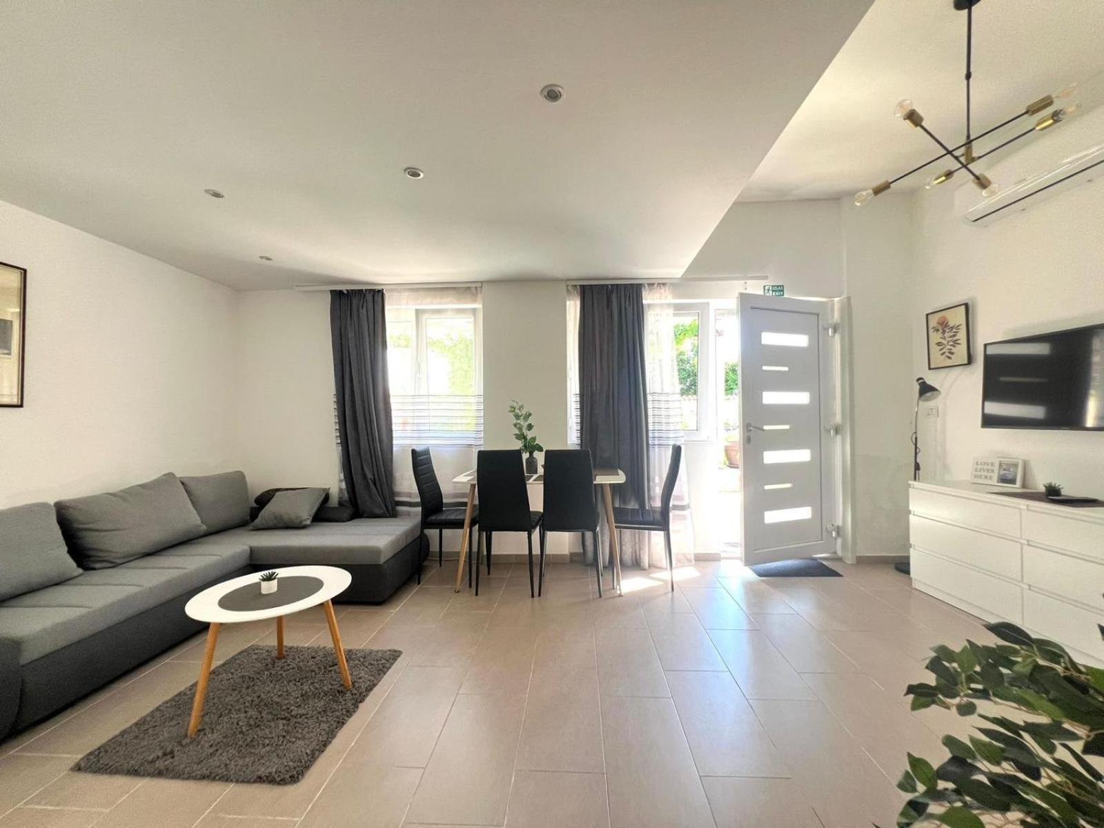Azzurro Mare Apartment *